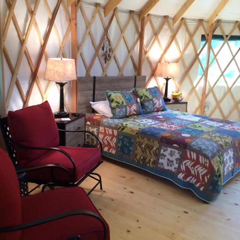 Circle M Camping Resort 16 Ft. Yurt 1 Lancaster Extérieur photo